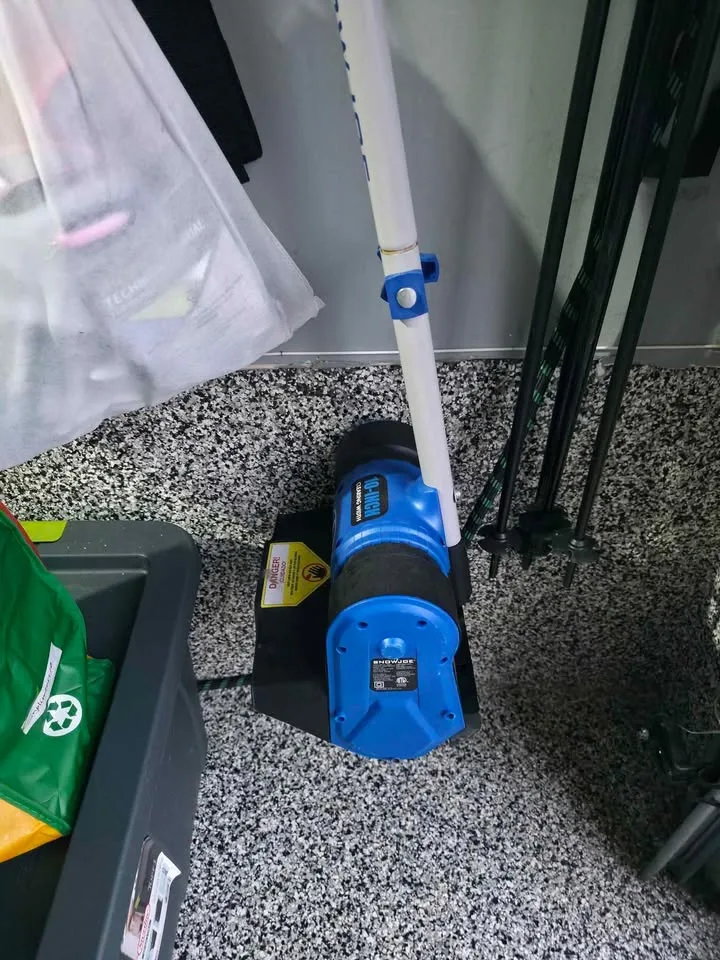 Snow Joe 320E Electric Snow Shovel image indicator(2)