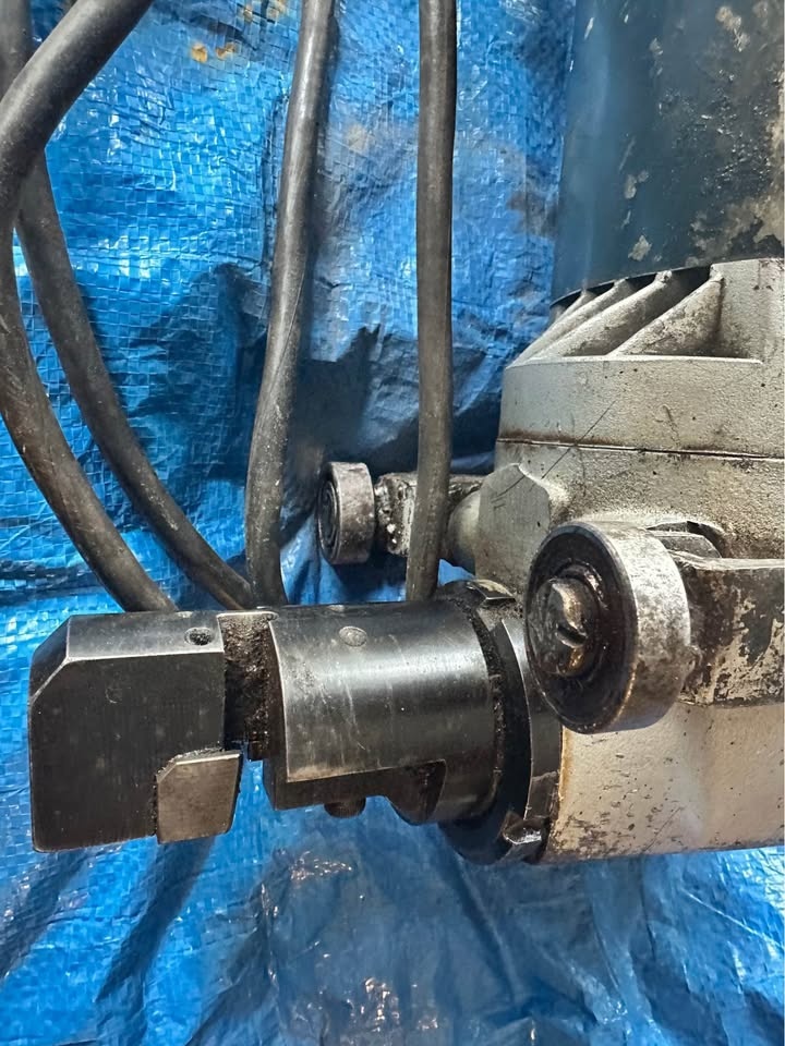 AEG 6 gauge nibbler - photo 2