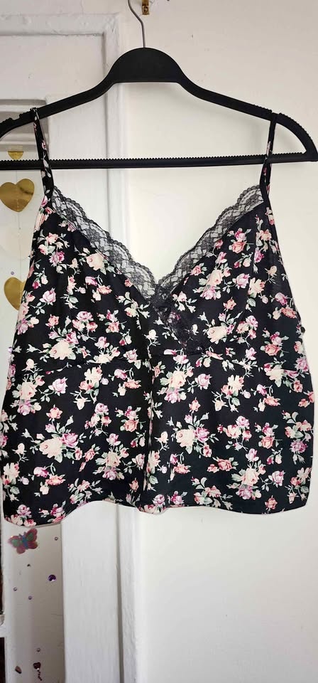 Shein flower print cropped top