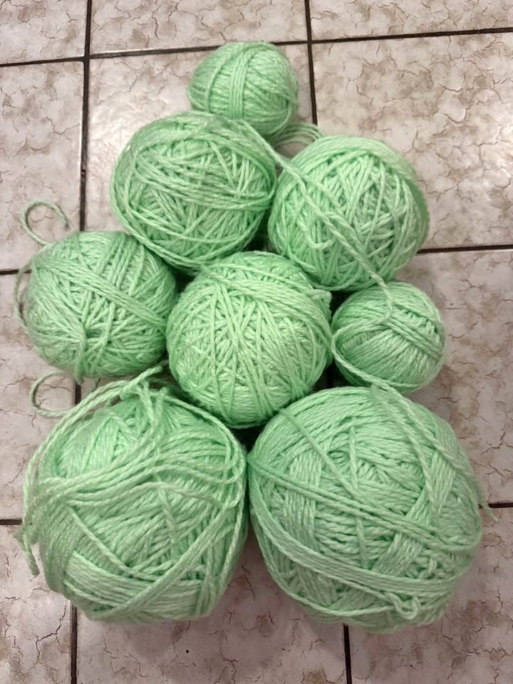 Mint yarn - acrylic
