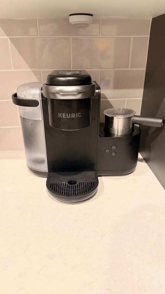 Keurig coffee machine - photo 2