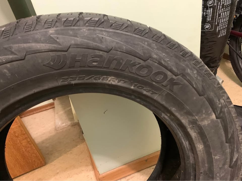 Hankook iPike Studded Winter Tire 235/65R17 104T in Good Conditi - photo 4