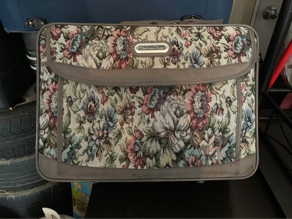 4 Travel Bags Suite Cases Luggage in Very Good Condition! - photo 3