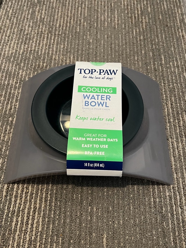 Dog water bowl, cooling option