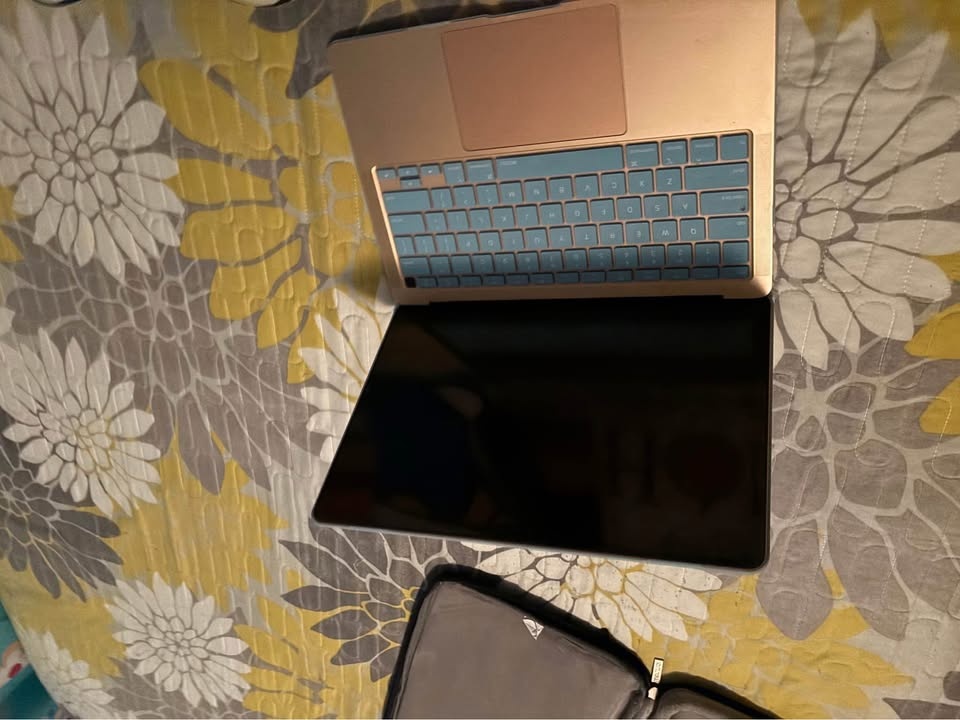 ROSE GOLD MACBOOK AIR 13" - photo 2