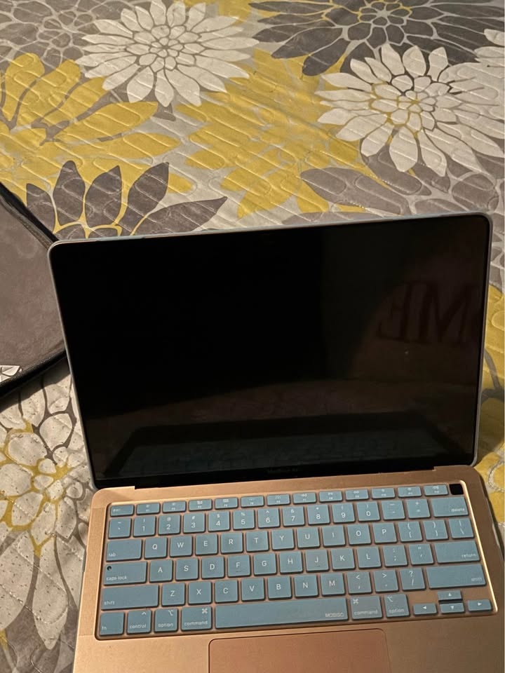 ROSE GOLD MACBOOK AIR 13" - photo 3