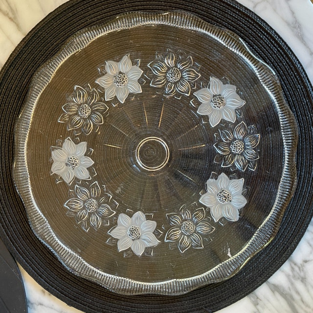 Vintage 50s depression glass cake serving platter w poinsettias