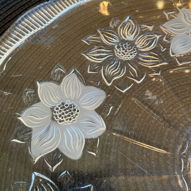 Vintage 50s depression glass cake serving platter w poinsettias - photo 2