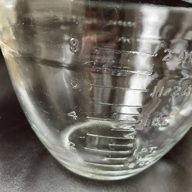 Vintage FireKing Anchor Hocking 8 Cup Glass Measuring Cup Bowl - photo 4