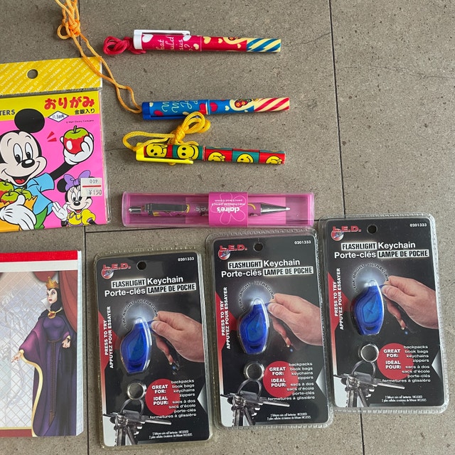 Lot of 12 cute stocking stuffers. - photo 3