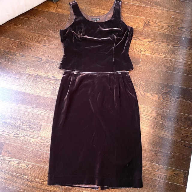 Luxury Albert Nipon Brown Velvet Skirt-Size 14