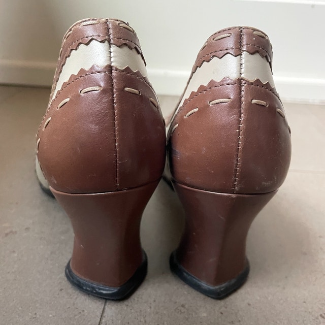 John Fluevog Kristin Heart Heel Tan/Brown Shoes-Size 8.5 - photo 3