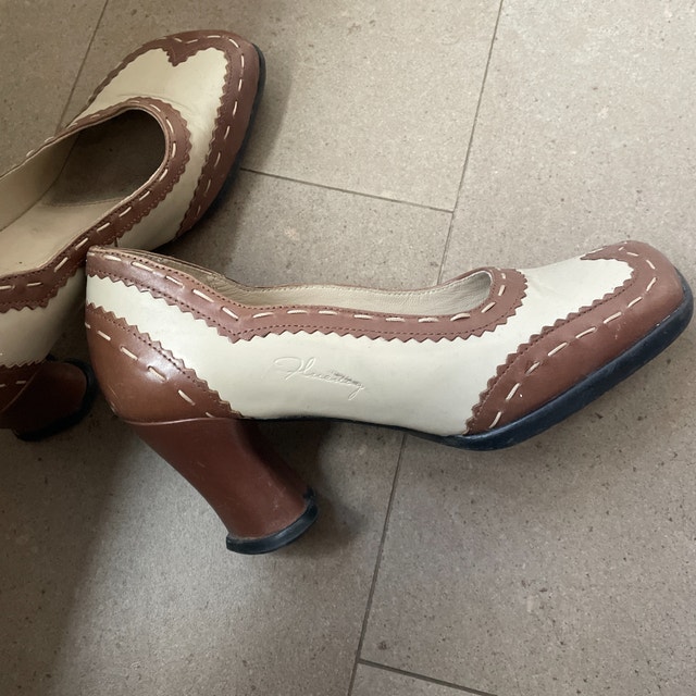John Fluevog Kristin Heart Heel Tan/Brown Shoes-Size 8.5 - photo 5