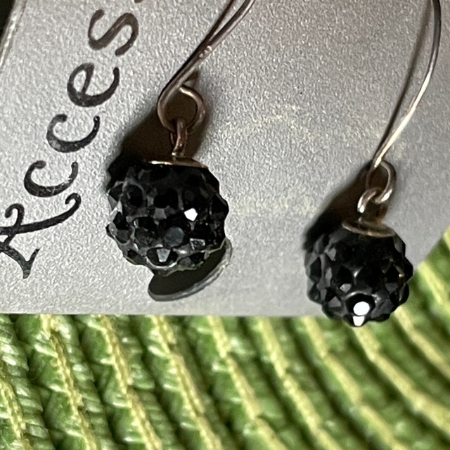 3 pairs of cute earrings 2 studs and 1 ball-pierced ears - photo 2