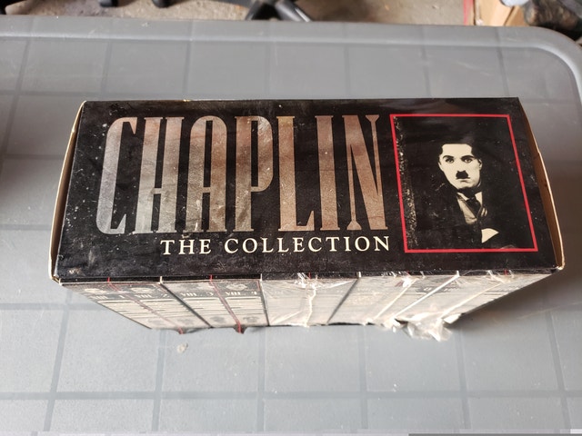 Chaplin The Collection - Box Set: Volumes 1-10 (VHS) - photo 4