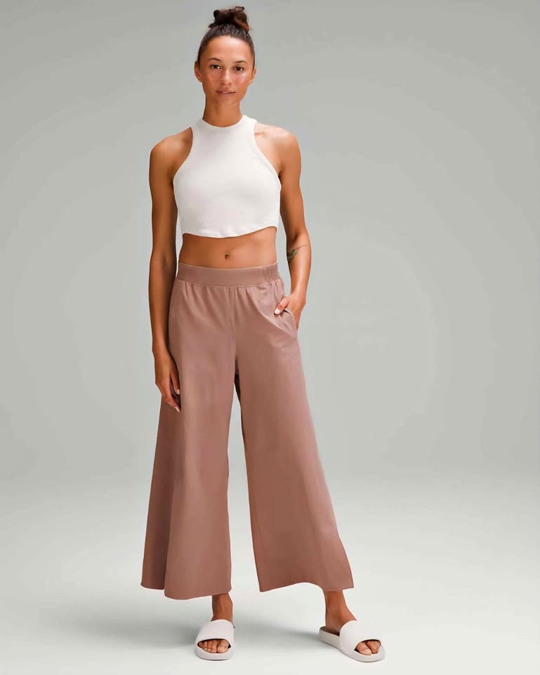 Lululemon Stretch Woven Wide-Leg High-Rise Cropped Pant