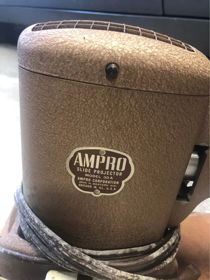 AMPRO Dual Slide Projector Model 30 D with Case image indicator(4)
