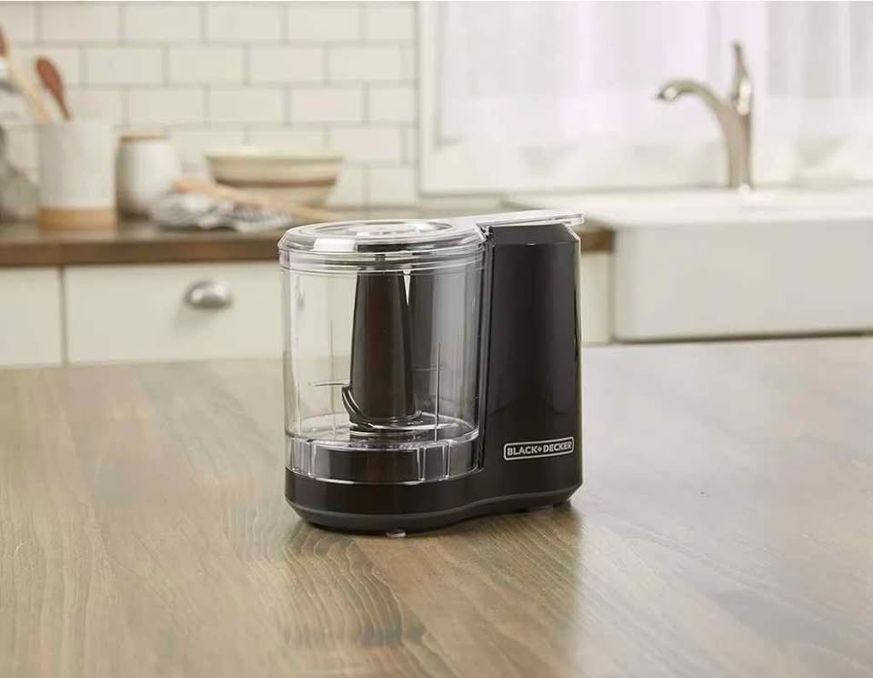 Black+Decker HC300BC 3-Cup Food Processor - photo 5