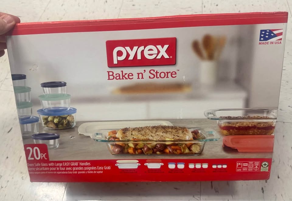Pyrex 20 Piece Easy Grip Bake n’ Store Set - Brand New