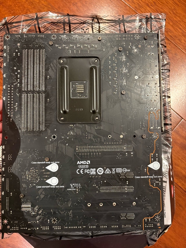 MSI X570 Gaming Pro Carbon Wifi Motherboard - photo 4