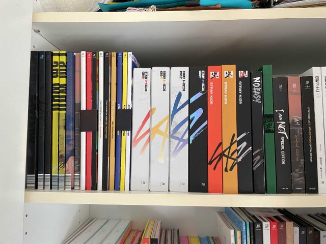 Willing To Buy Stray Kids Albums