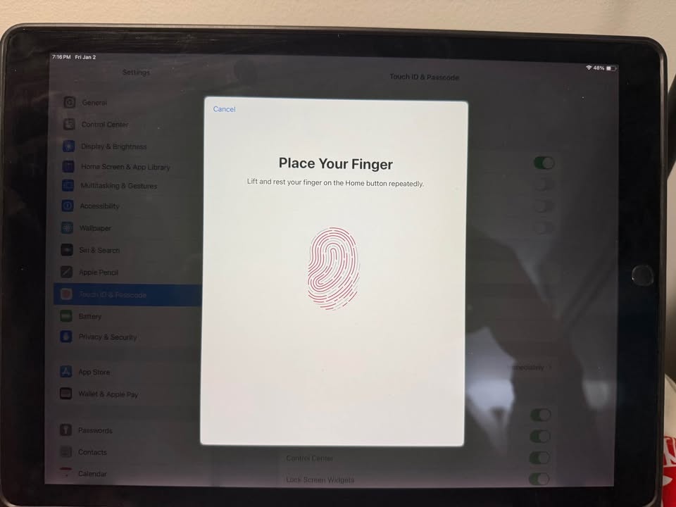 iPad Pro 12.9 2nd Gen 64GB with case - photo 3