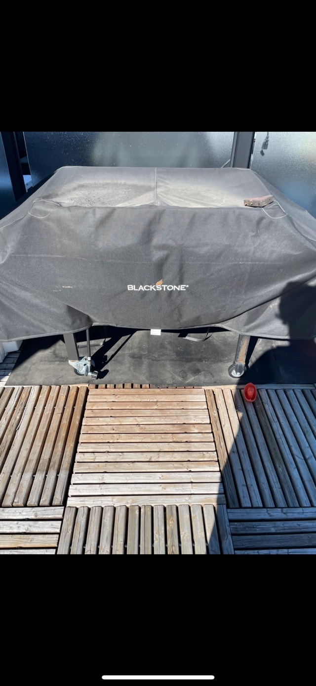 Blackstone Griddle plus cover