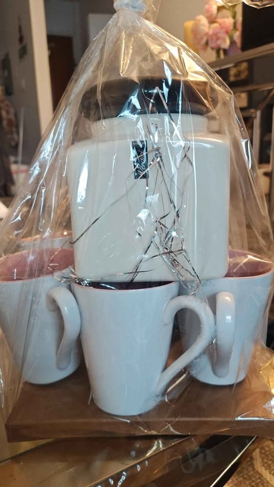 Cup Set With Cookie Jar . - photo 2