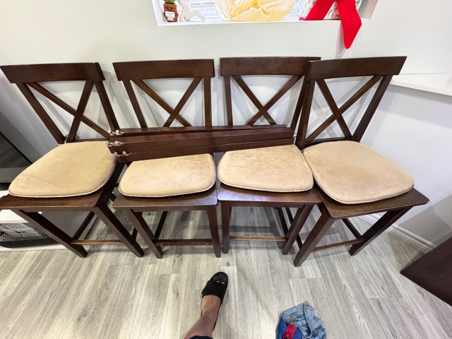 Wooden 4 chaired Dining set. - photo 2
