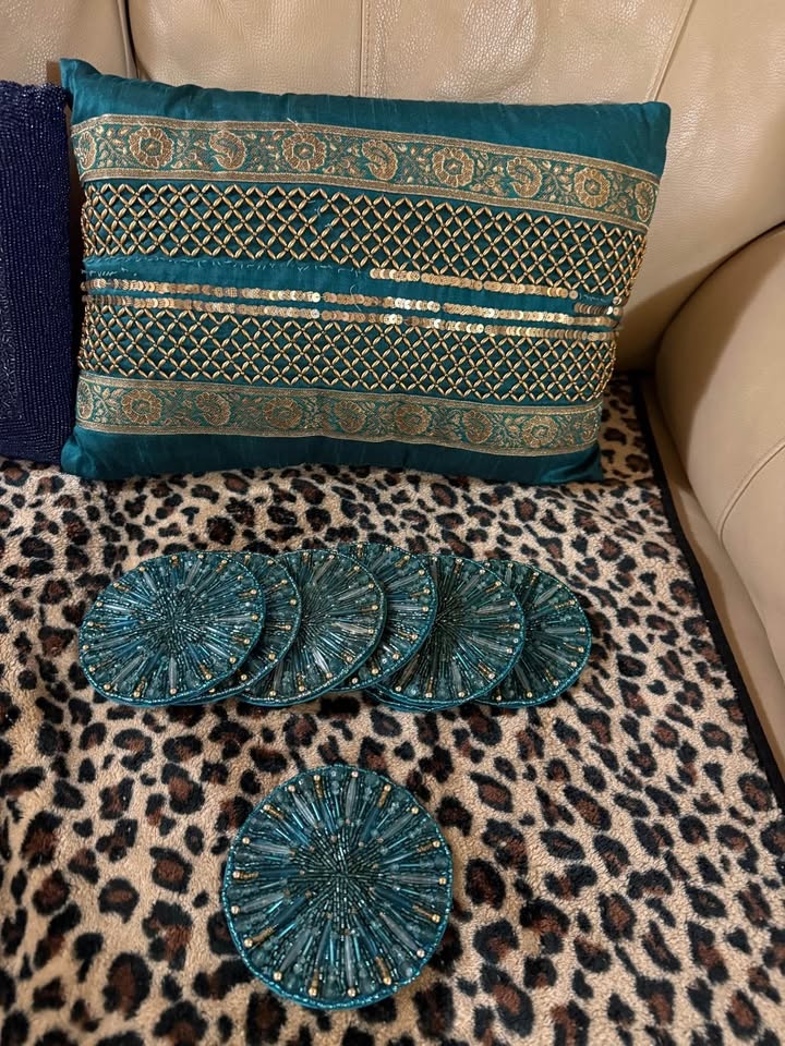 Couch decoration pillows, each 20 - photo 2