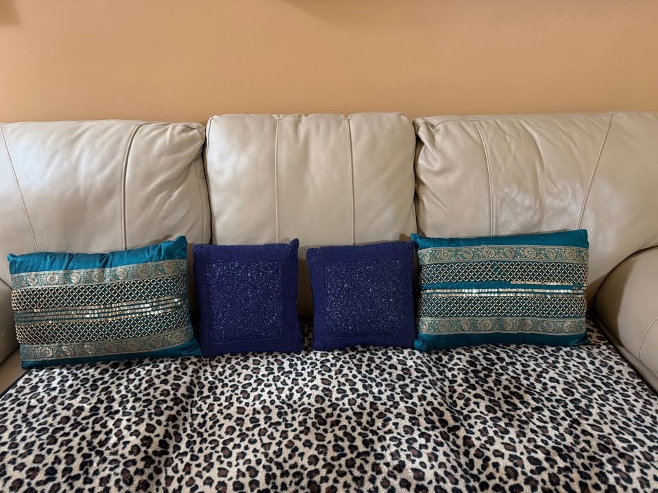 Couch decoration pillows, each 20 - photo 3