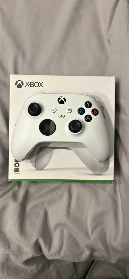 X box series x controller robot white