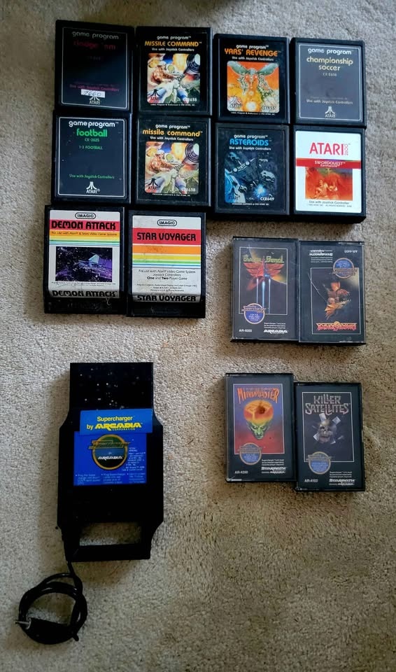 Atari 2600 Console, Games Bundle and Controllers - photo 2