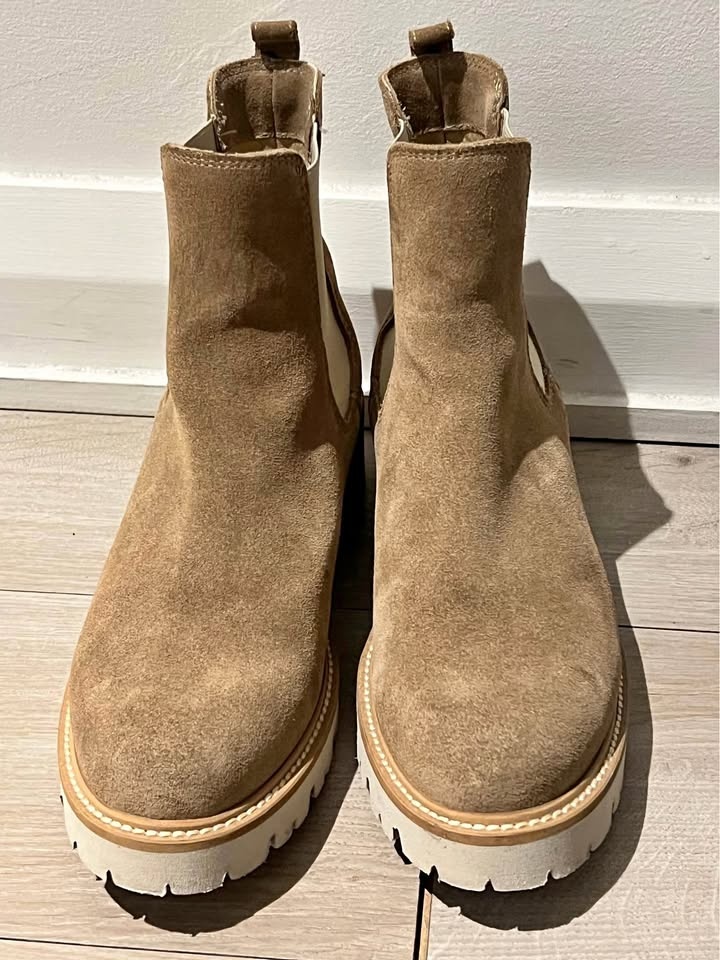 La Canadienne suede women’s winter boots