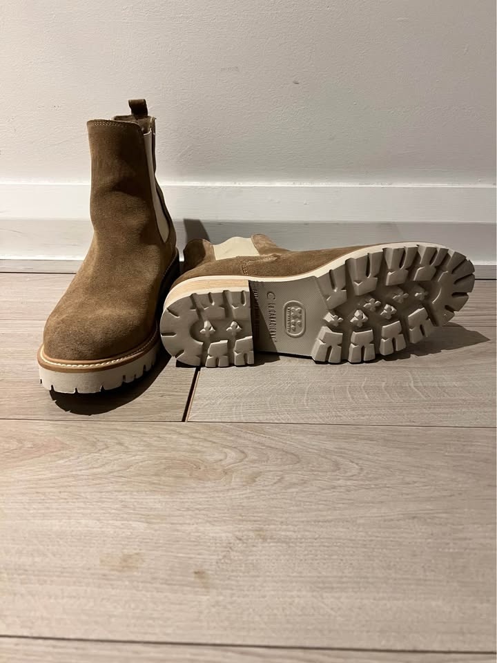 La Canadienne suede women’s winter boots - photo 2