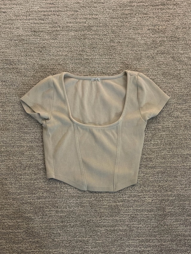 Urban Outfitters Cropped Top - Size M