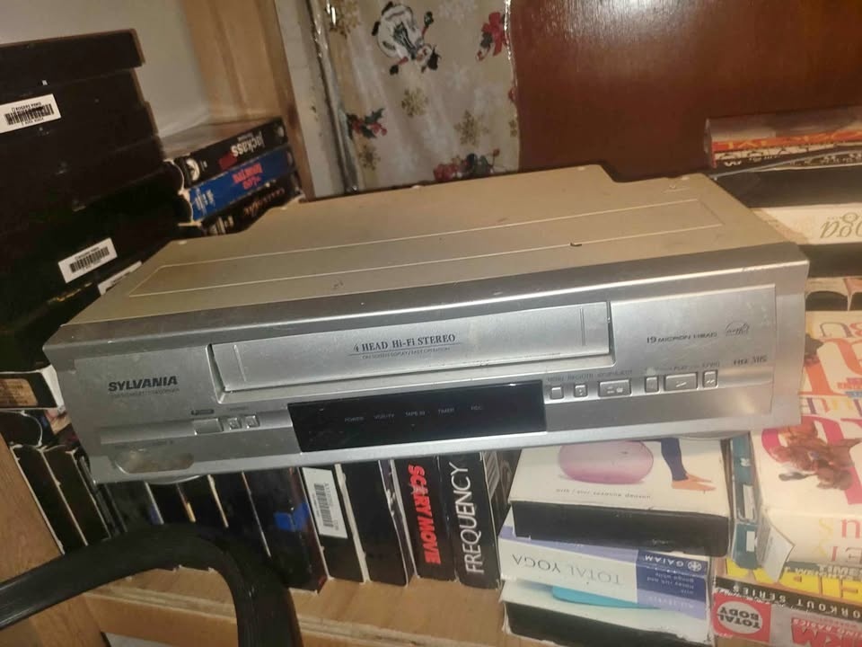 VHS MOVIES 2 VHS PLAYERS