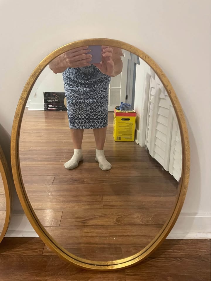 Two aged gold oval mirrors. Hoping to sell as a pair! - photo 2