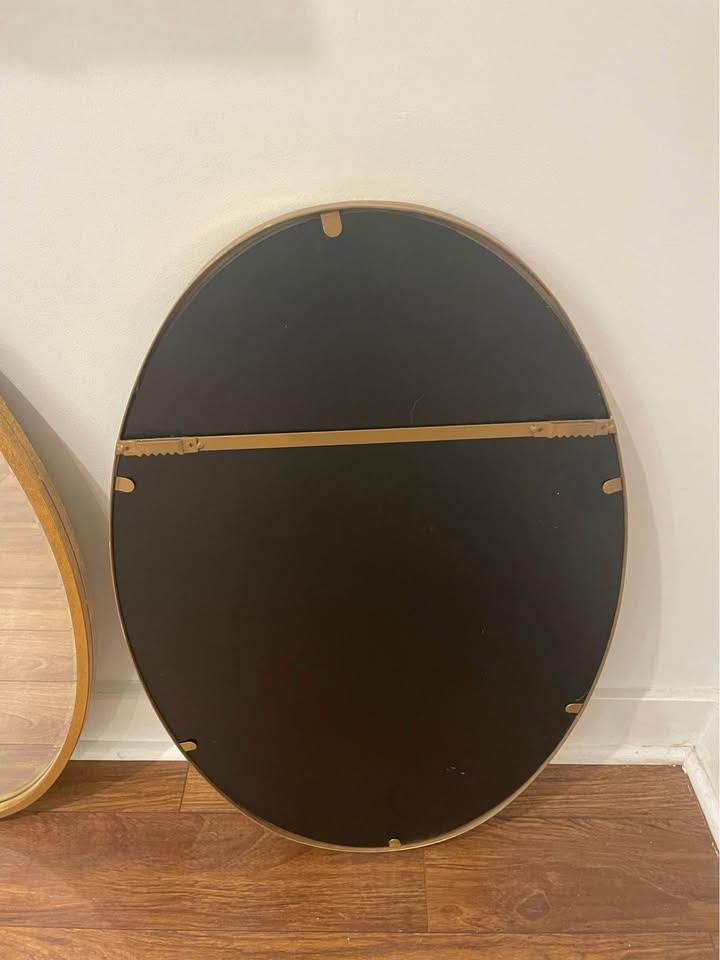 Two aged gold oval mirrors. Hoping to sell as a pair! - photo 3