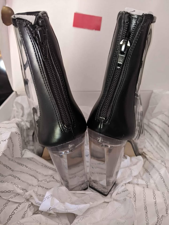 Crystal Clear 🔮 Cube Heel Boot SZ 6 - photo 2