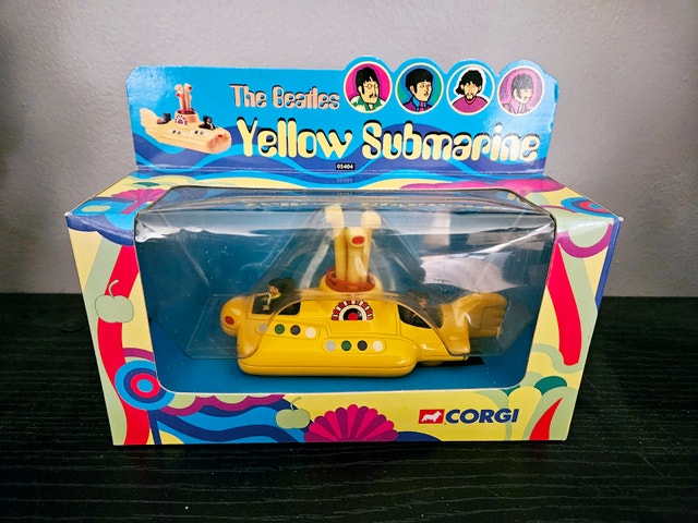 Corgi The Beatles Yellow Submarine 1999 die cast, never opened