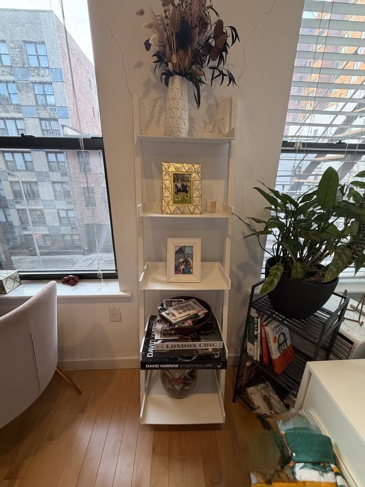 White 5-Shelf Book case - photo 2