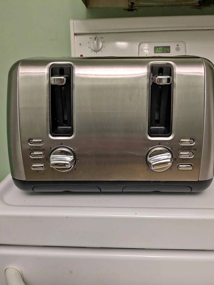 Stainless steel toaster/ 4 toaster
