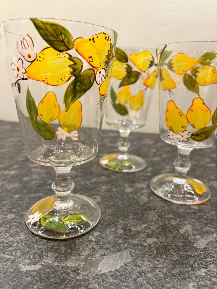 Three vintage hand-painted wine goblets - photo 3