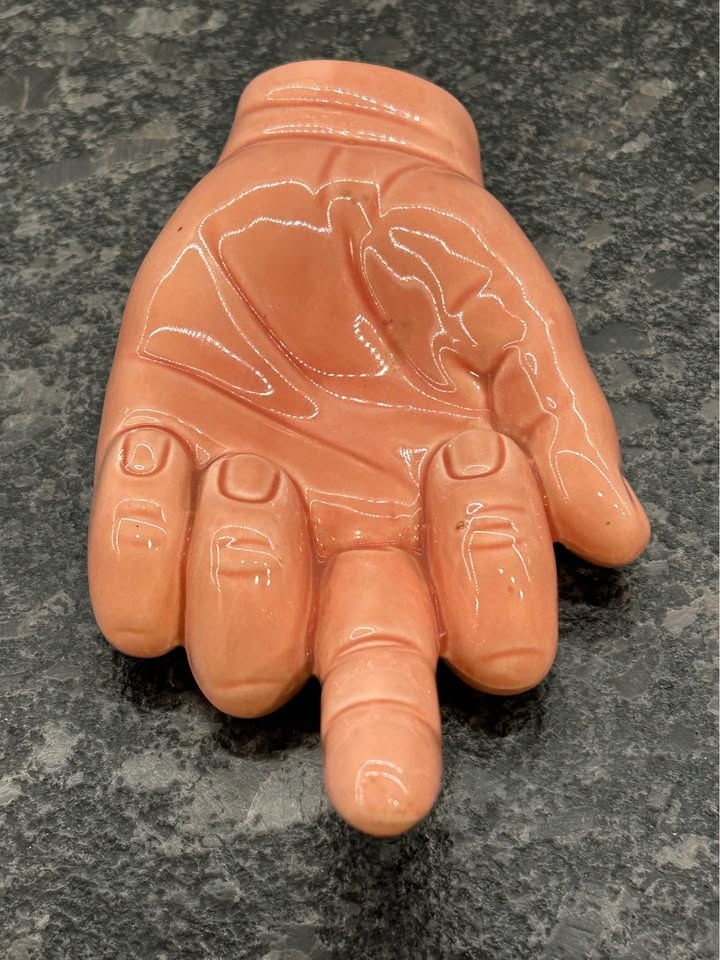 RARE 1960S GLAD HAND MIDDLE FINGER ASHTRAY - photo 2