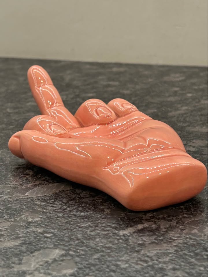 RARE 1960S GLAD HAND MIDDLE FINGER ASHTRAY - photo 4