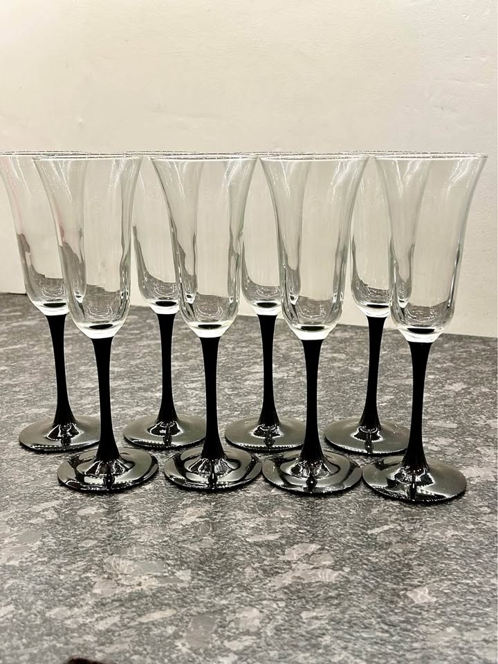 Vintage Luminarc France Champagne wine glass flute black stem $1