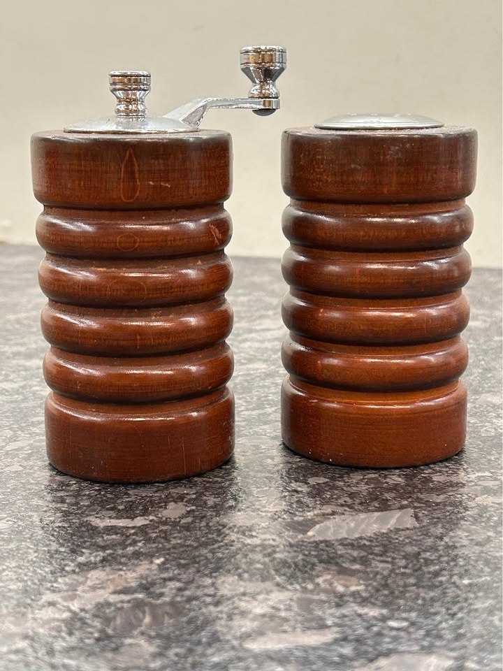 Vintage 1980’s salt shaker and pepper mill by Leeds - photo 3