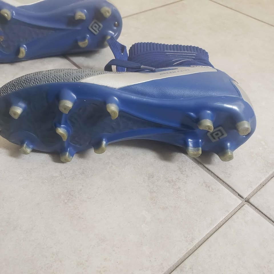Soccer Shoes/ Cleats Size 2Y - photo 5