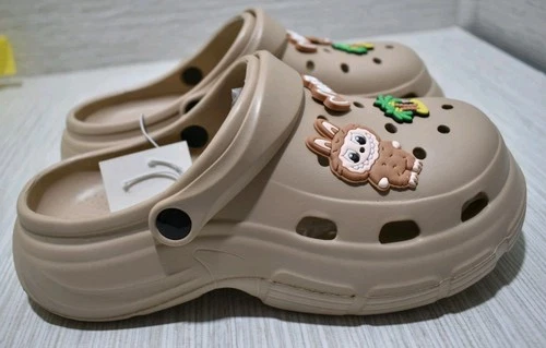Crocs Classic Platform Women's Clogs - La BUBU, 39/40 Imported.